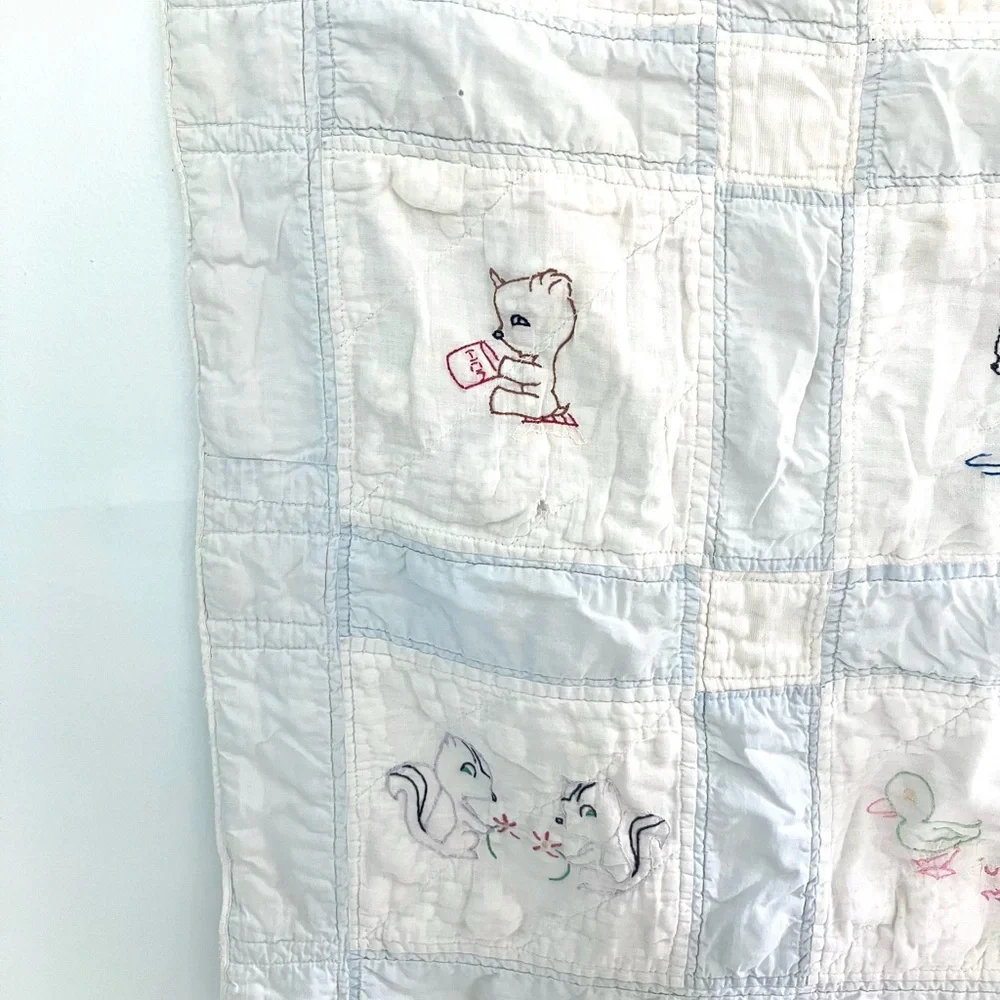 Vintage 40’s embroidered animals baby quilt blanket